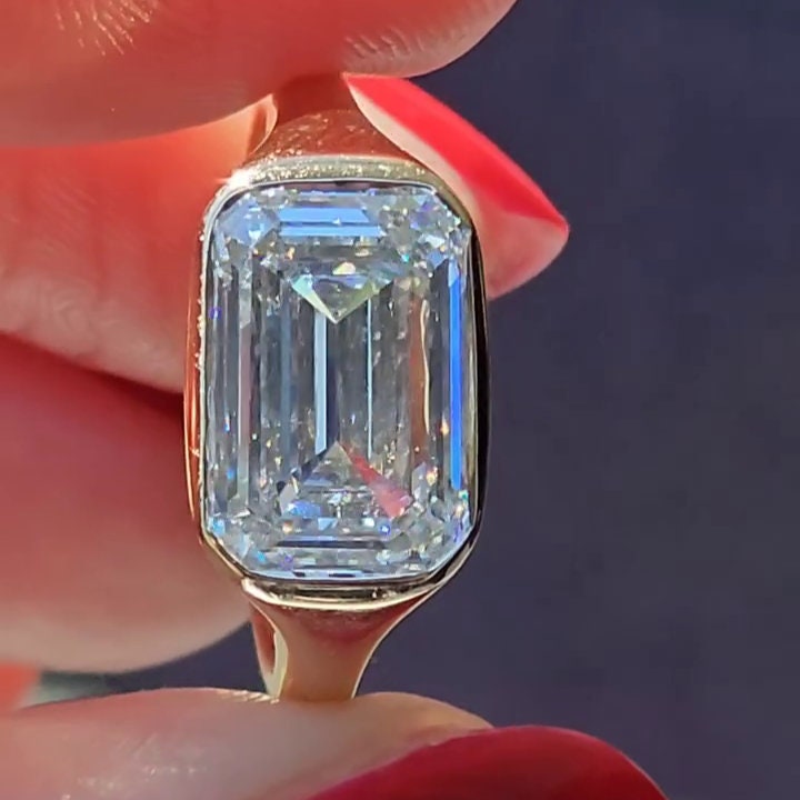 4.30ct Emerald East-West Bezel Lab Grown Diamond Engagement Ring | IGI Certified | DEF VVS-VS