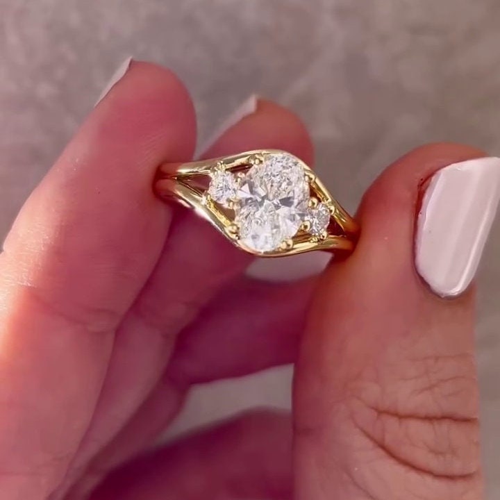 Oval 1.90tcw Lab Diamond Ring | Split Shank Three Stone | IGI Certified | D-E-F VVS–VS | Yellow Gold