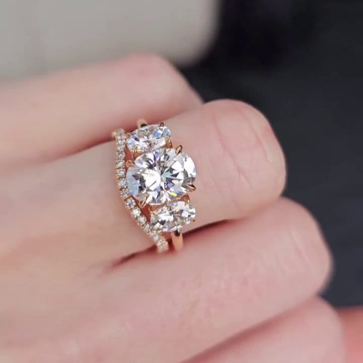 Oval 3.50ct Lab Diamond Ring Set | Hidden Halo + Round Band | Ethical | IGI Certified