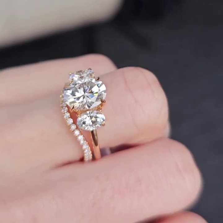 Oval 3.50ct Lab Diamond Ring Set | Hidden Halo + Round Band | Ethical | IGI Certified