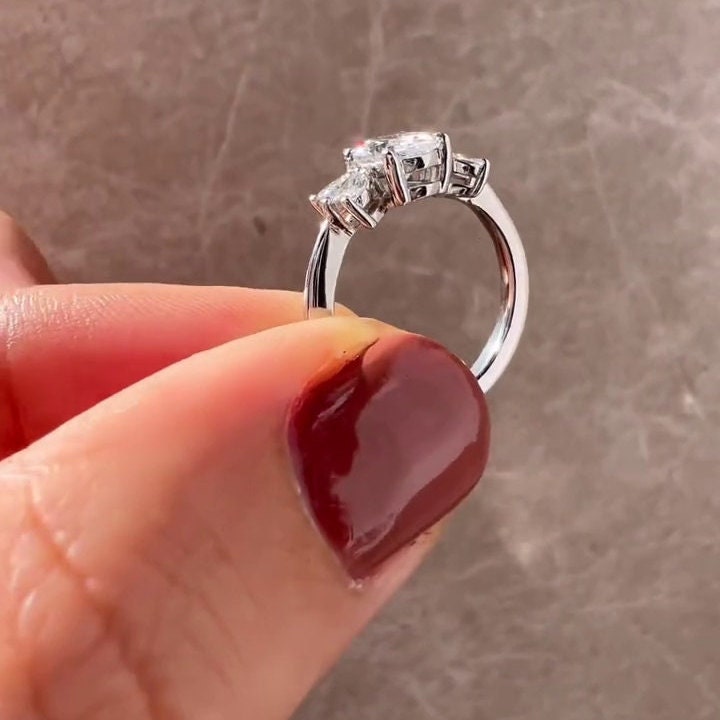 1.60tcw Oval Lab Diamond Ring with Marquise Side Stones | IGI Certified D-E-F VVS–VS