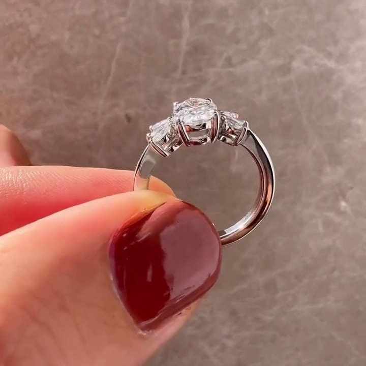 1.60tcw Oval Lab Diamond Ring with Marquise Side Stones | IGI Certified D-E-F VVS–VS