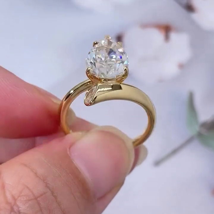 Pear 5.50tcw Lab Diamond Bypass Engagement Ring | IGI Certified | D-E-F | VVS–VS