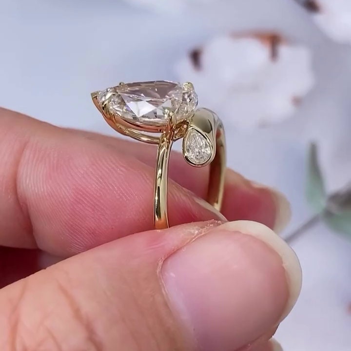 Pear 5.50tcw Lab Diamond Bypass Engagement Ring | IGI Certified | D-E-F | VVS–VS