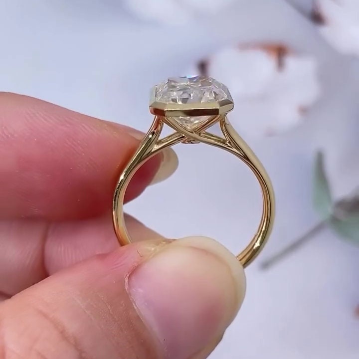 Radiant Bezel 4.00ct Lab Diamond Ring | IGI Certified | Trellis Cathedral Setting