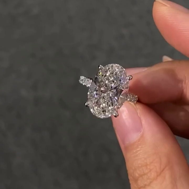 Oval 5.50tcw Lab Diamond Scalloped Hidden Halo Ring | IGI Certified | White Gold | VVS–VS Clarity