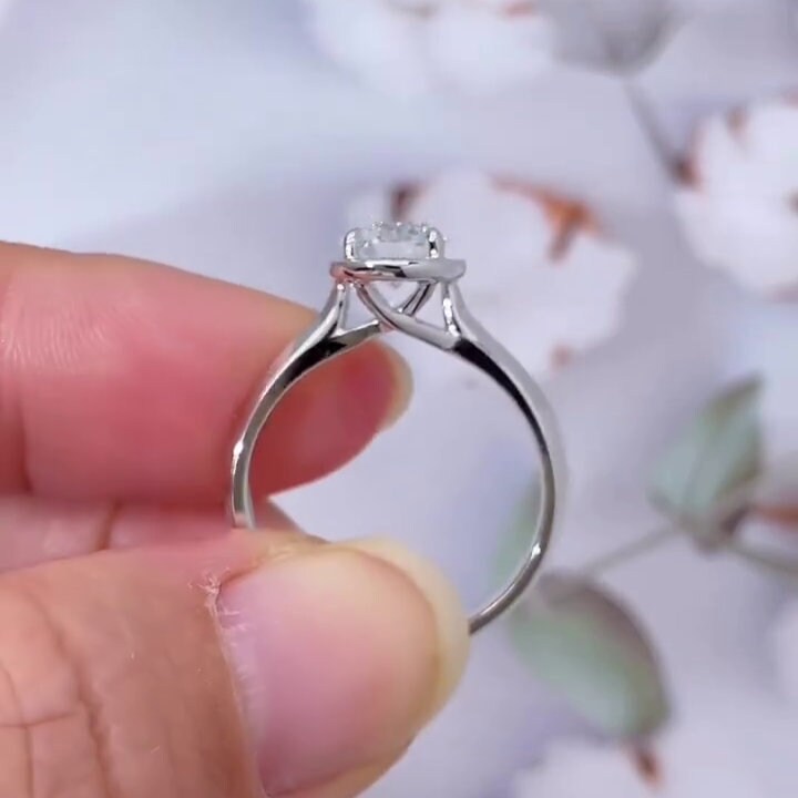 2.00ct Round Lab Grown Diamond Bezel Knife Edge Engagement Ring | IGI Certified | 10k–18k Gold