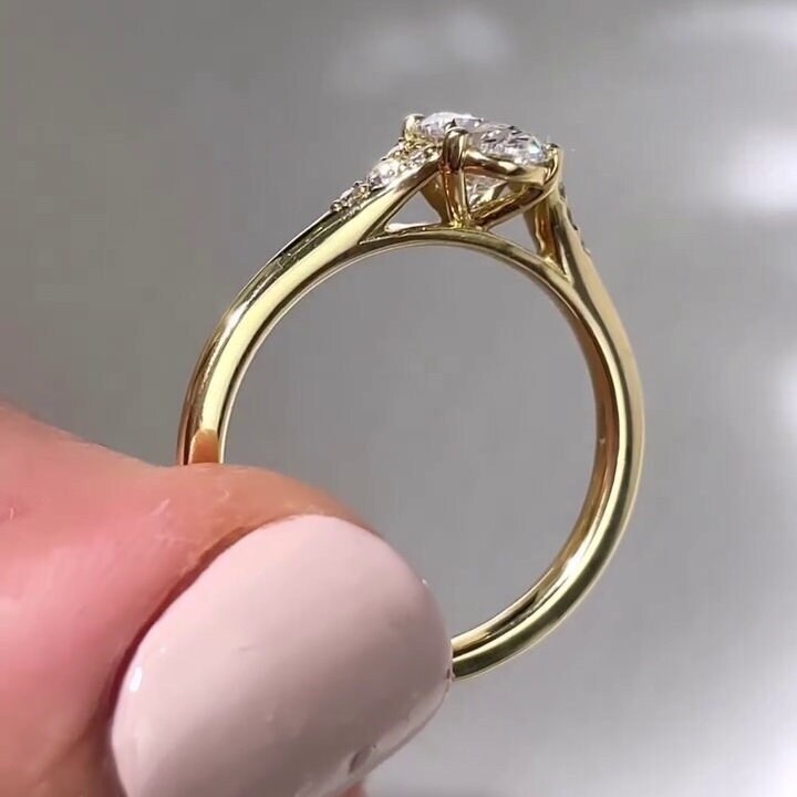 Oval 1.15tcw Lab Diamond Cathedral Side Stone Ring | IGI Certified | D-E-F | VVS–VS