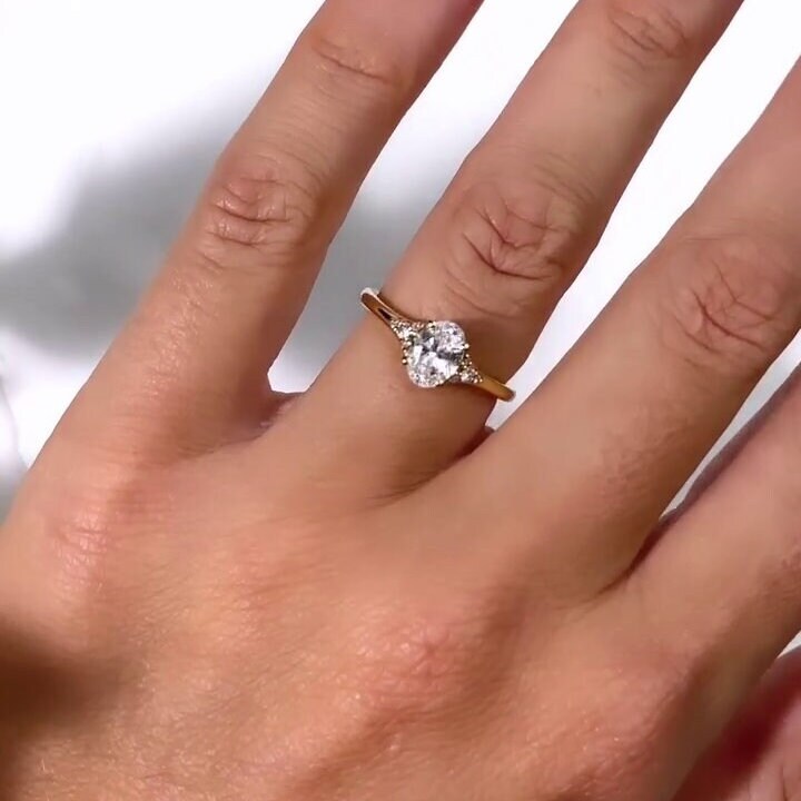 Oval 1.15tcw Lab Diamond Cathedral Side Stone Ring | IGI Certified | D-E-F | VVS–VS