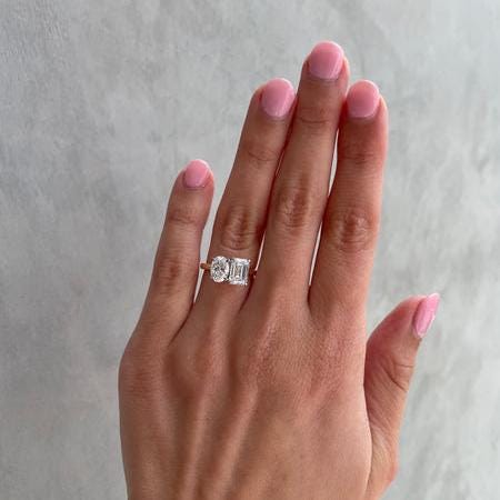 Romantic Toi et Moi Ring with Oval & Emerald Lab Diamonds | 4.00tcw | IGI Certified