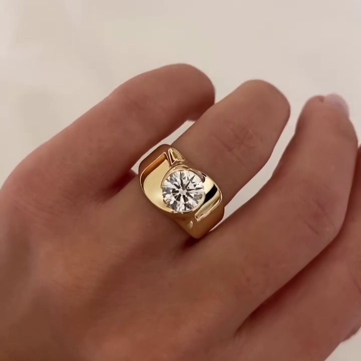 Modern Cigar Band Engagement Ring | 1.00ct Round Lab Diamond | IGI Certified