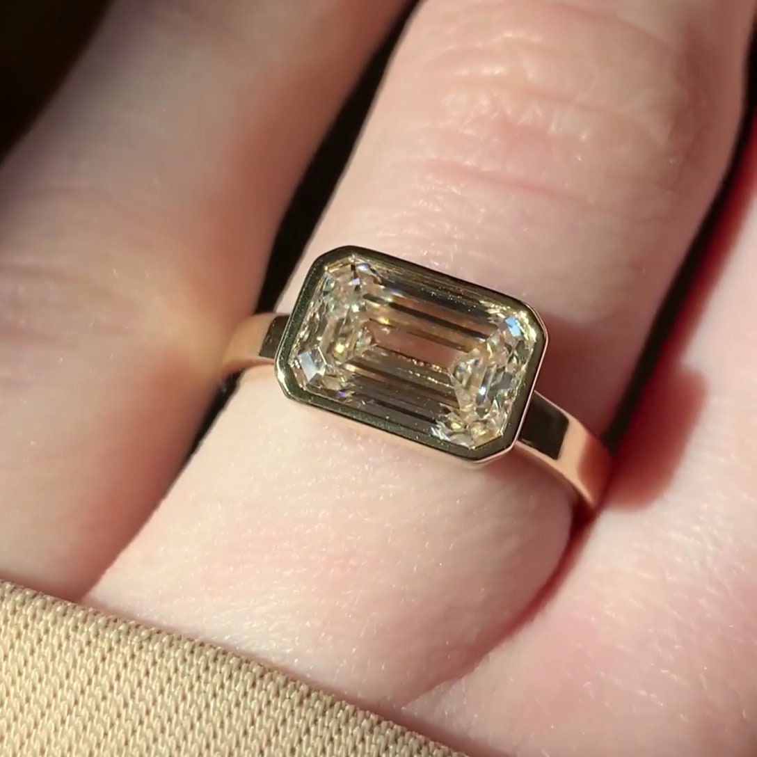 3.00ct Emerald Lab Grown Diamond East-West Engagement Ring | Chunky Band | IGI Certified