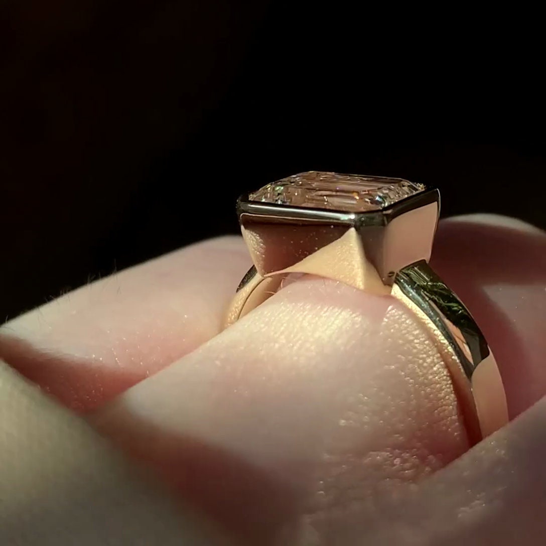 3.00ct Emerald Lab Grown Diamond East-West Engagement Ring | Chunky Band | IGI Certified