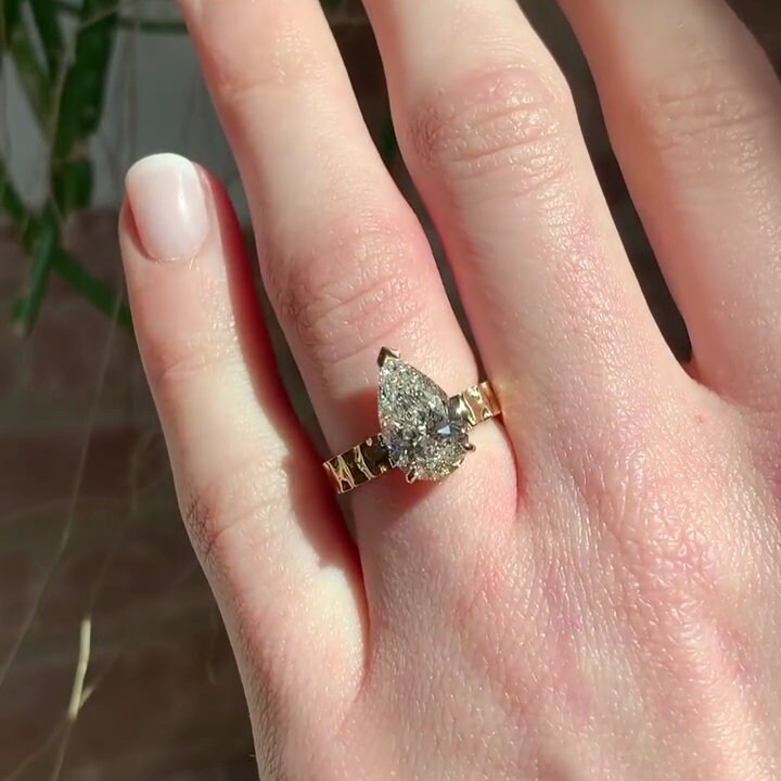 3.00ct Pear Lab Diamond Engagement Ring with Lasagna Band | IGI Certified D-E-F VVS–VS | AntiqueCut