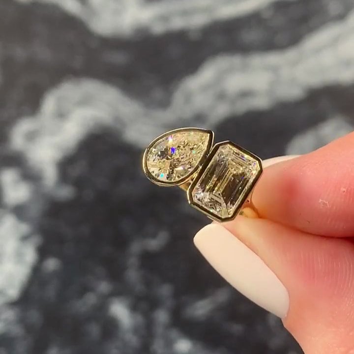 Emerald & Pear 3.30ct Toi Et Moi Lab Diamond Ring | Bezel Set | IGI Certified | D-E-F VVS-VS | 14k 18k Gold