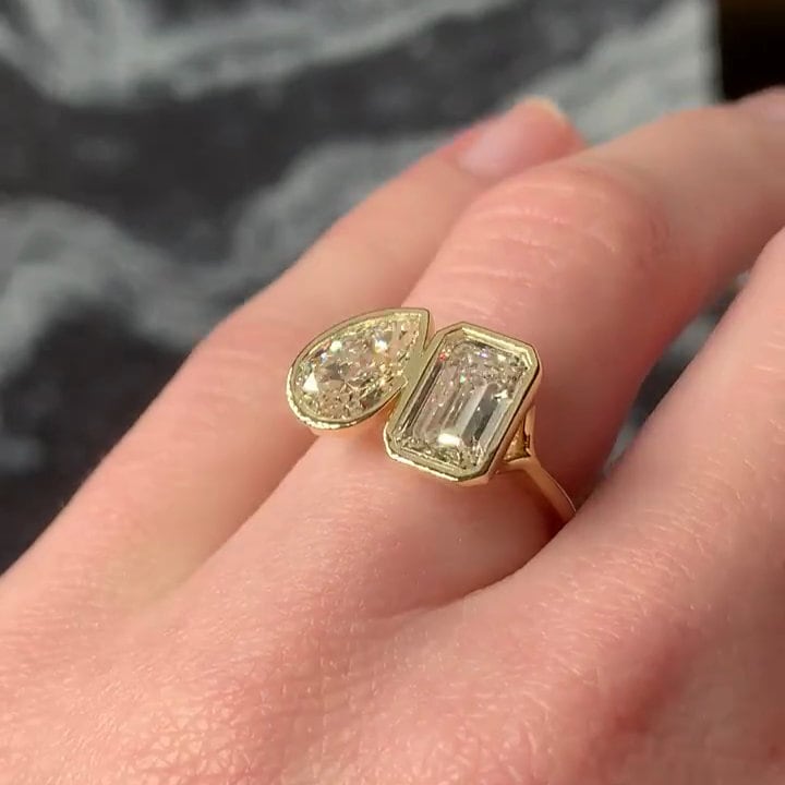Emerald & Pear 3.30ct Toi Et Moi Lab Diamond Ring | Bezel Set | IGI Certified | D-E-F VVS-VS | 14k 18k Gold