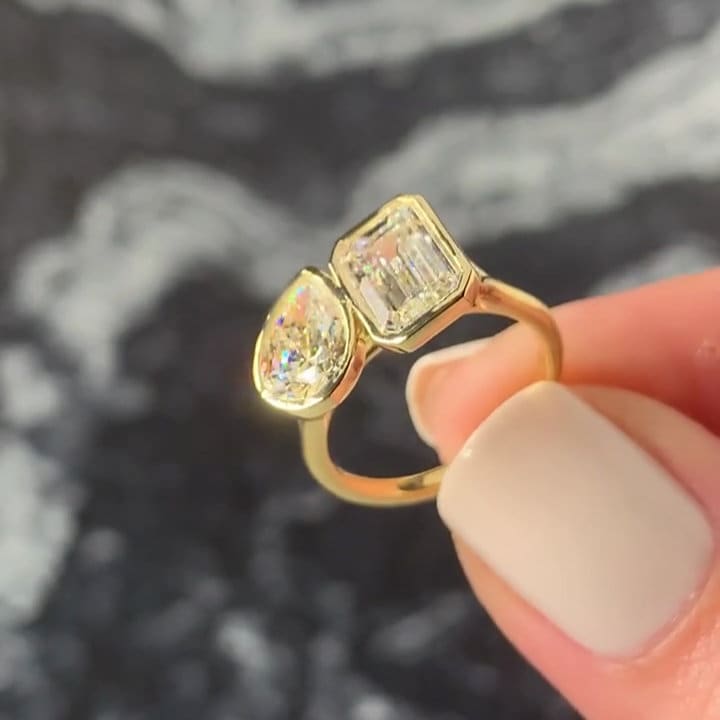 Emerald & Pear 3.30ct Toi Et Moi Lab Diamond Ring | Bezel Set | IGI Certified | D-E-F VVS-VS | 14k 18k Gold