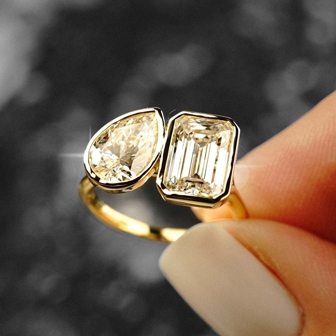 Emerald & Pear 3.30ct Toi Et Moi Lab Diamond Ring | Bezel Set | IGI Certified | D-E-F VVS-VS | 14k 18k Gold