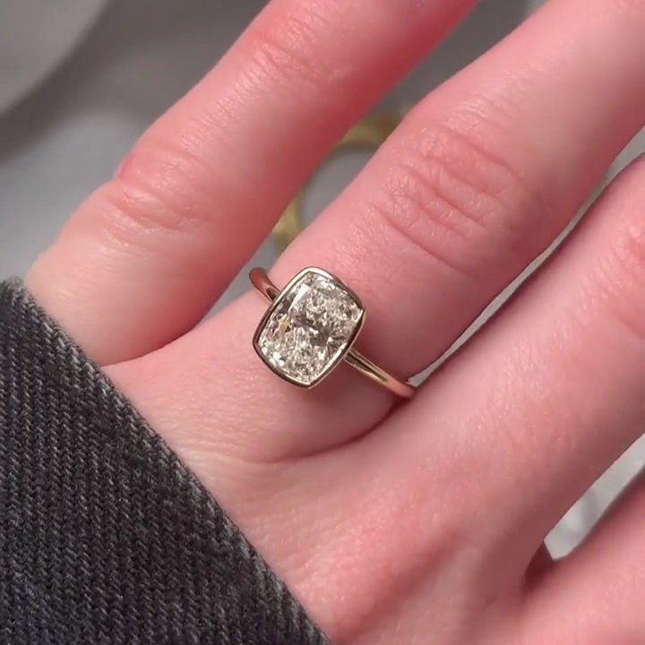 2.00ct Cushion Lab Grown Diamond Bezel Engagement Ring | IGI Certified | DEF Color | VVS Clarity