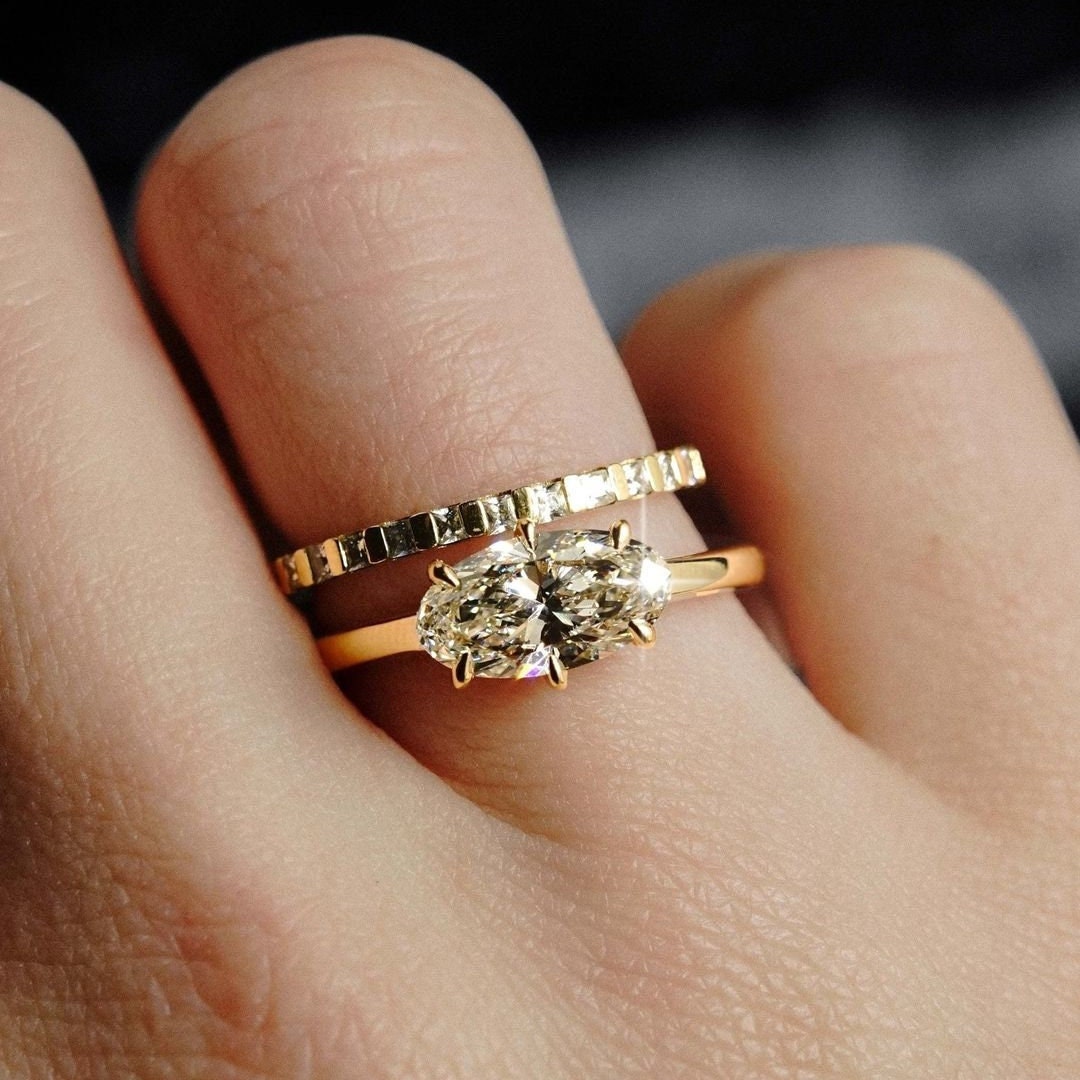 Oval 1.70ct Lab Diamond East-West Engagement Ring | 6 Prongs | IGI Certified