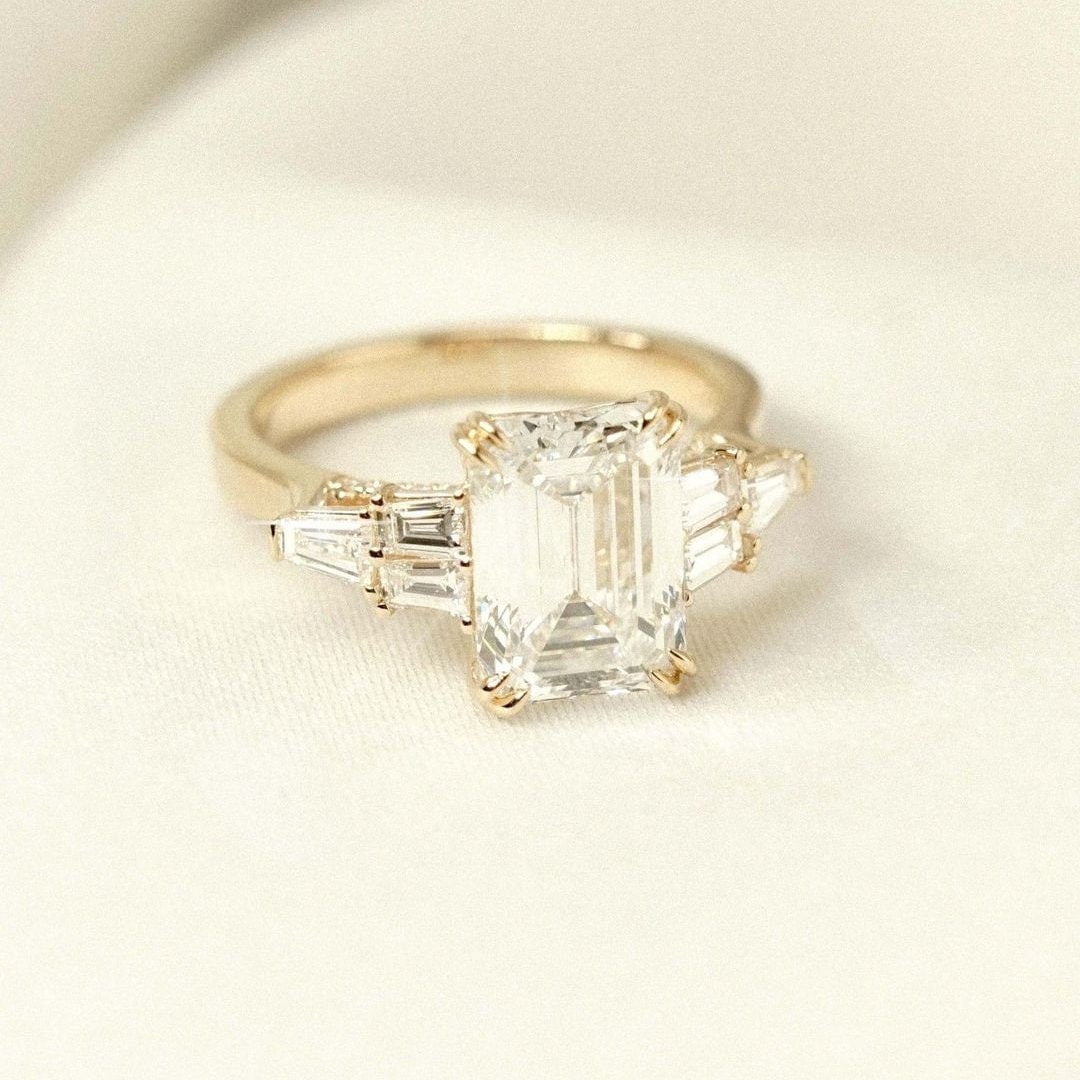 3.00ct Emerald Lab Diamond Ring | Pavé & Baguette Side Stones | DEF VVS | IGI Certified