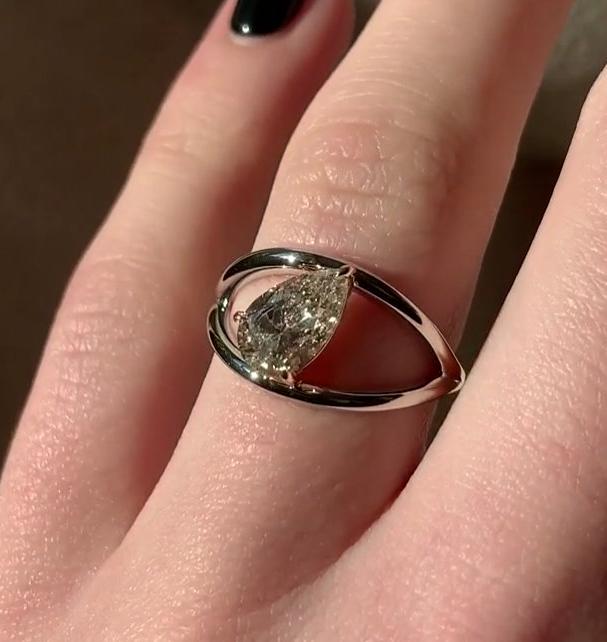 1.40ct Pear Lab Grown Diamond Two-Tone Split Shank Engagement Ring | IGI Certified | VVS–VS Clarity