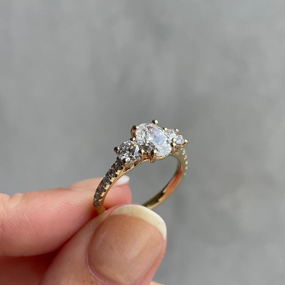 Oval 2.50tcw Lab Diamond Ring | Side Stone Band | IGI Certified | D-E-F VVS–VS | White or Yellow Gold