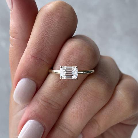 Emerald 2.00ct Lab Grown Diamond East-West Solitaire Engagement ring, EF Color, VS Clarity