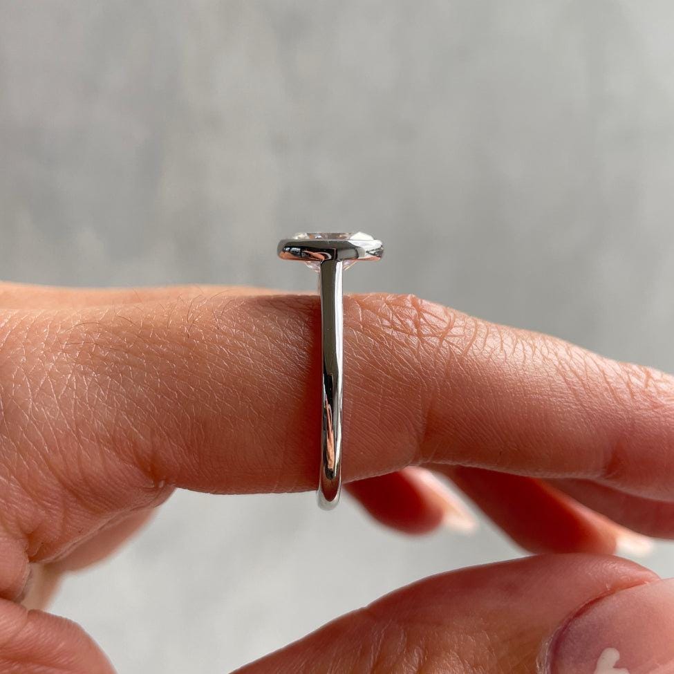 Elegant 2.00ct Oval Lab Diamond Cathedral Bezel Ring | D-E-F VVS–VS Clarity | IGI Certified