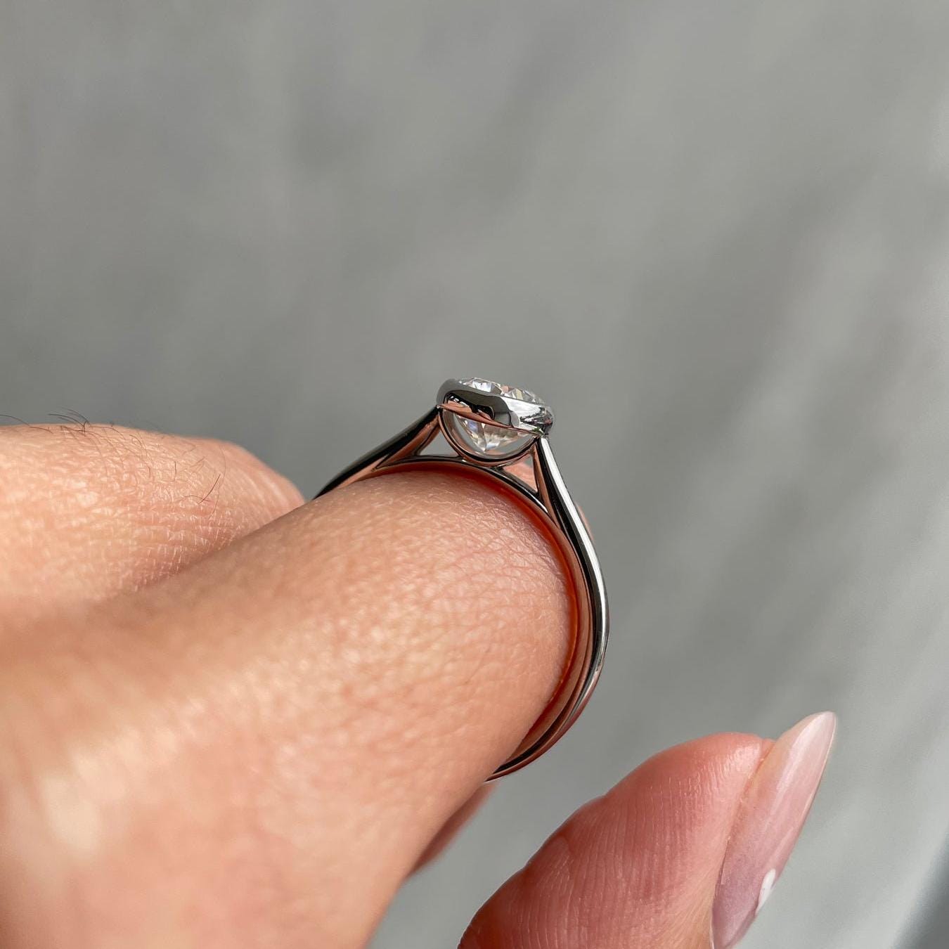 Elegant 2.00ct Oval Lab Diamond Cathedral Bezel Ring | D-E-F VVS–VS Clarity | IGI Certified