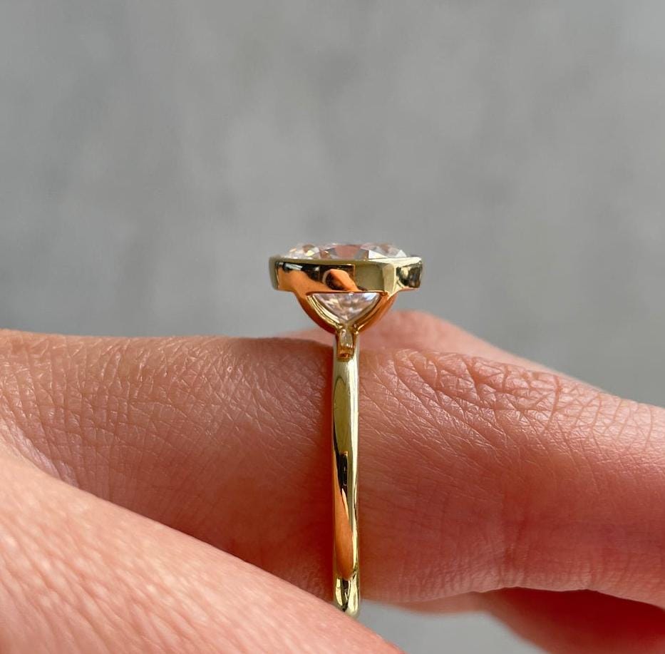 2.50ct Oval Lab Diamond Bezel Engagement Ring | DEF VVS | IGI Certified | Ethical Gold