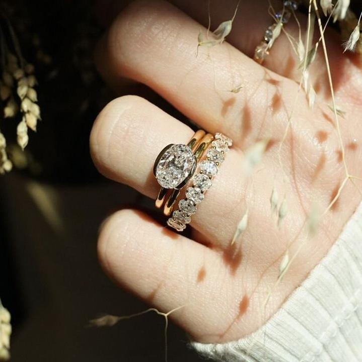 Oval 3.00ct Lab Diamond Half Bezel Engagement Ring | IGI Certified D-E-F VVS–VS Clarity