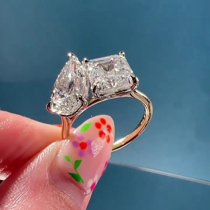 5.00tcw Pear & Asscher Lab Diamond Toi Et Moi Ring | IGI Certified | Yellow Gold | Two-Stone Style