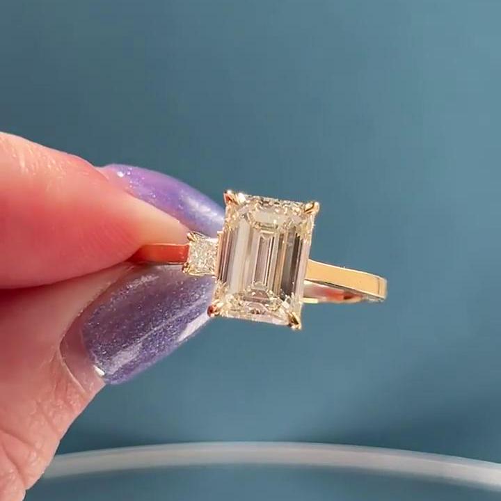 3.20ct Emerald Lab Diamond Engagement Ring | Princess Side Stone | IGI Certified | DEF VVS