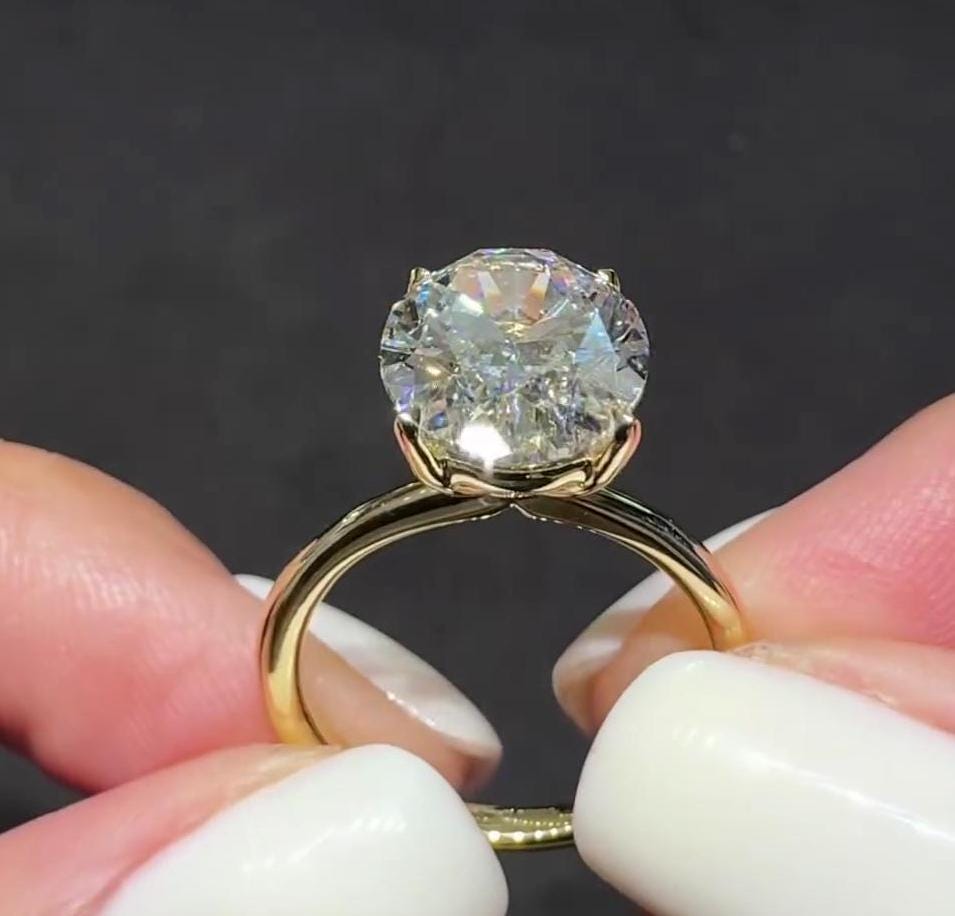 Oval 5.00ct Lab Diamond Solitaire Engagement Ring | IGI Certified D-E-F VVS–VS | Yellow Gold