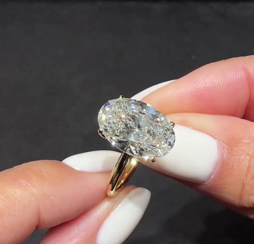 Oval 5.00ct Lab Diamond Solitaire Engagement Ring | IGI Certified D-E-F VVS–VS | Yellow Gold