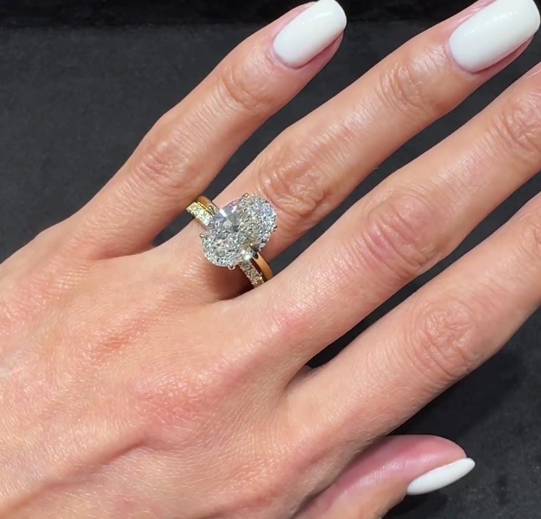 Oval 5.00ct Lab Diamond Solitaire Engagement Ring | IGI Certified D-E-F VVS–VS | Yellow Gold