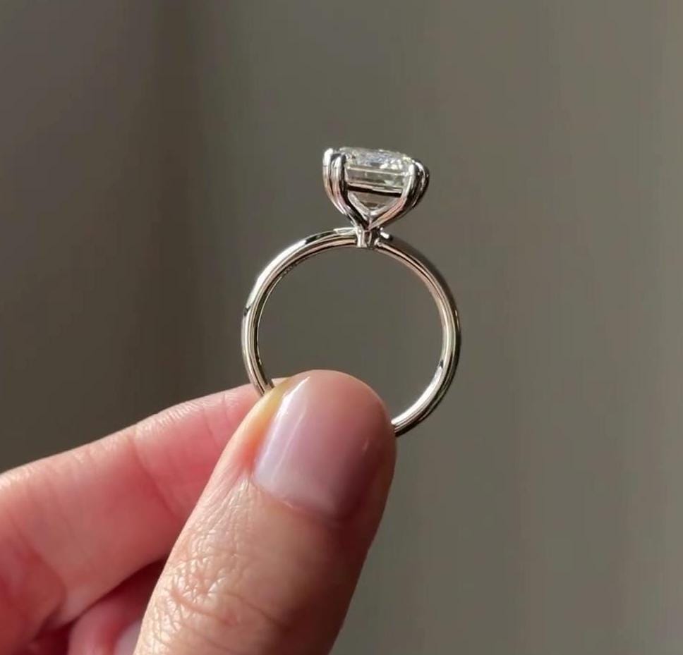 Emerald 7.00ct Lab Diamond Solitaire Ring | Signature Setting | IGI Certified VVS–VS Clarity