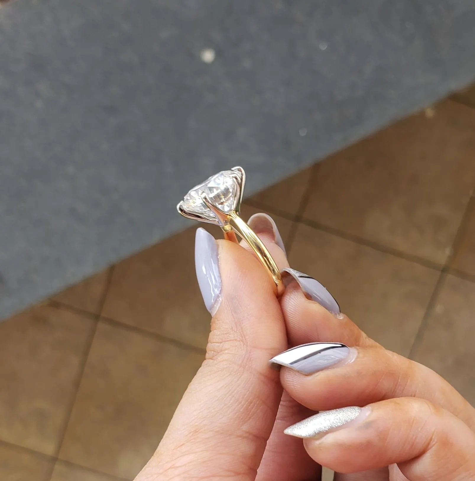 Round 8.00ct Lab Diamond Two-Tone Solitaire Ring | D-E-F Color | VVS-VS Clarity | IGI Certified