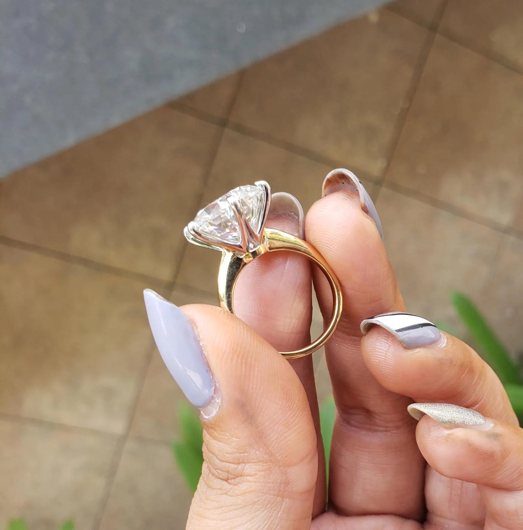 Round 8.00ct Lab Diamond Two-Tone Solitaire Ring | D-E-F Color | VVS-VS Clarity | IGI Certified