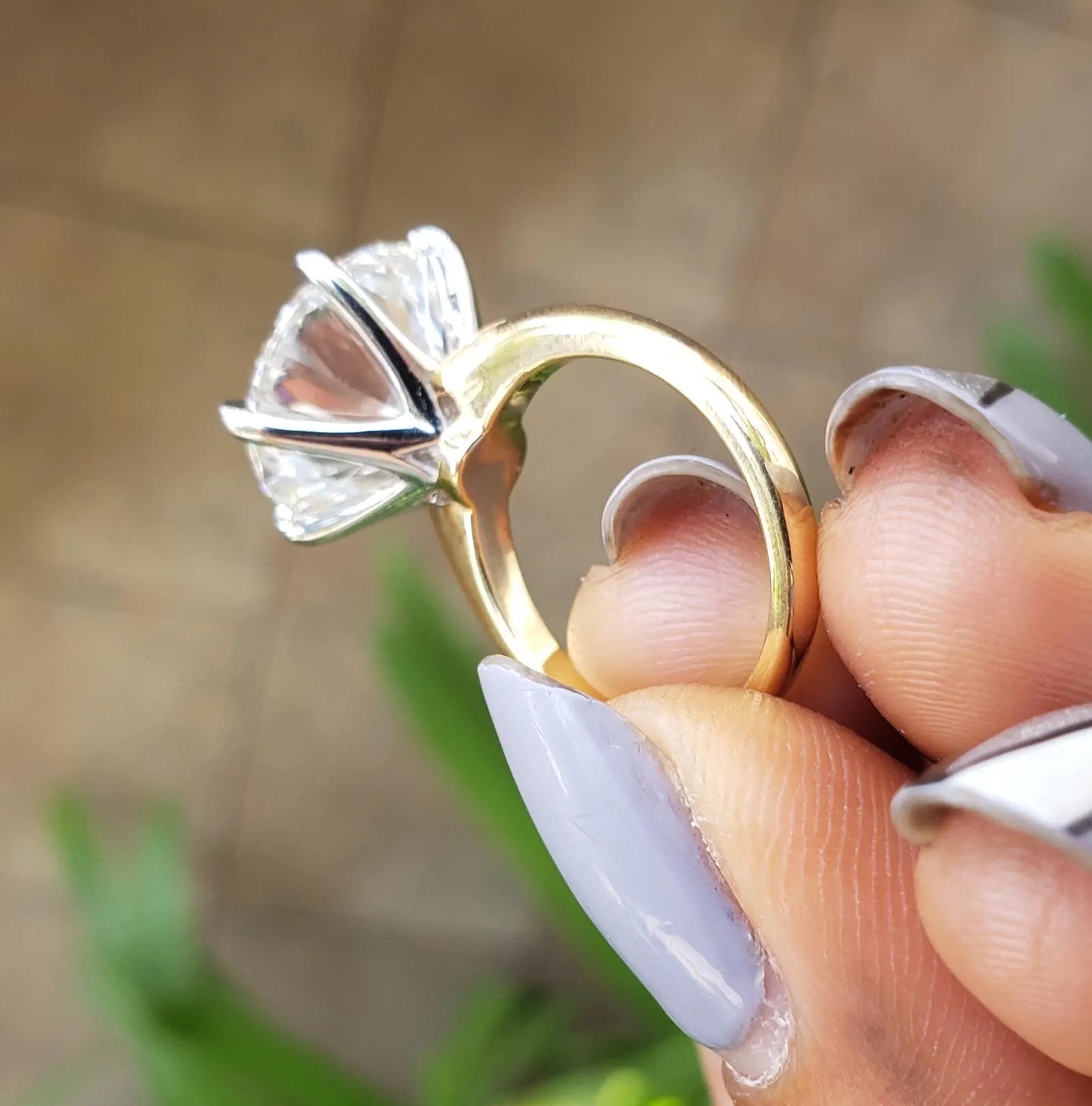 Round 8.00ct Lab Diamond Two-Tone Solitaire Ring | D-E-F Color | VVS-VS Clarity | IGI Certified