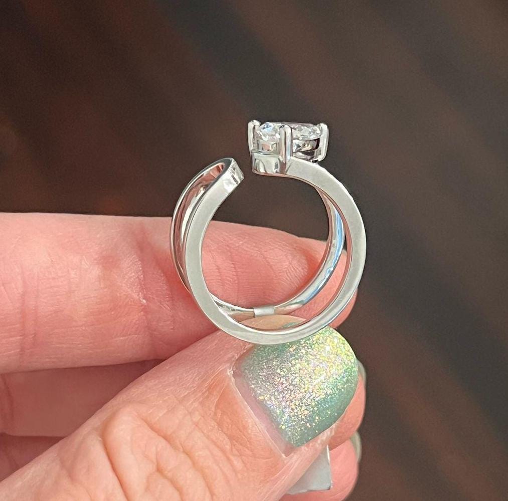 1.00ct Pear Lab Diamond Bypass Engagement Ring | D-E-F VVS | IGI Certified | 10K 14K 18K Gold