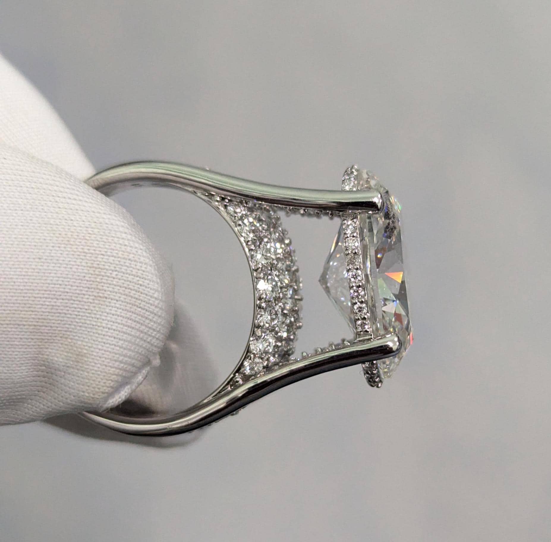 Oval 8.60tcw Lab Grown Diamond East-West Tension Hidden Halo Ring | IGI Certified | EF Color | VS Clarity