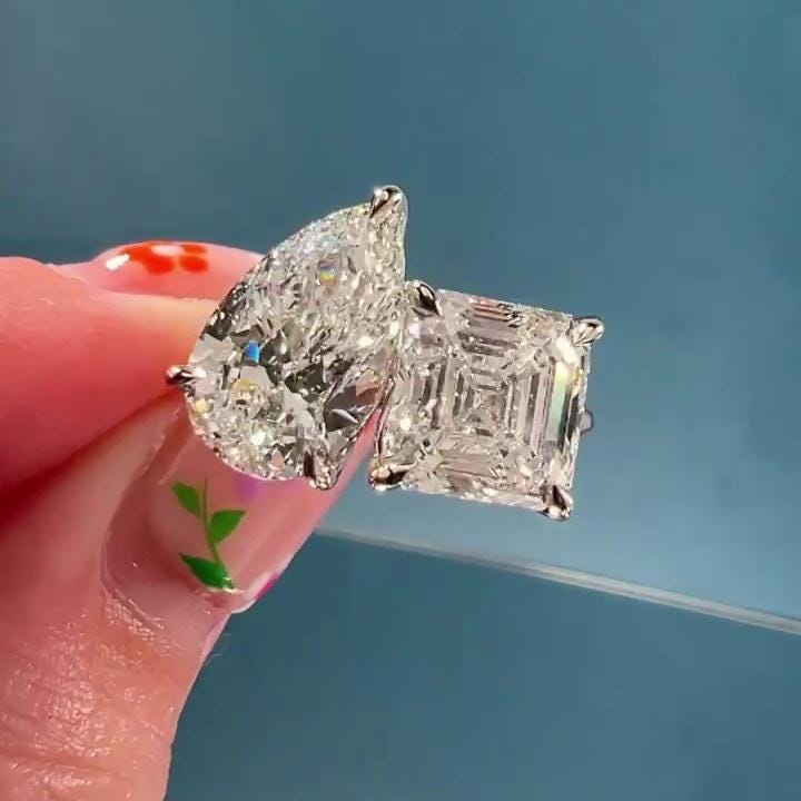 5.00tcw Pear & Asscher Lab Diamond Toi Et Moi Ring | IGI Certified | Yellow Gold | Two-Stone Style