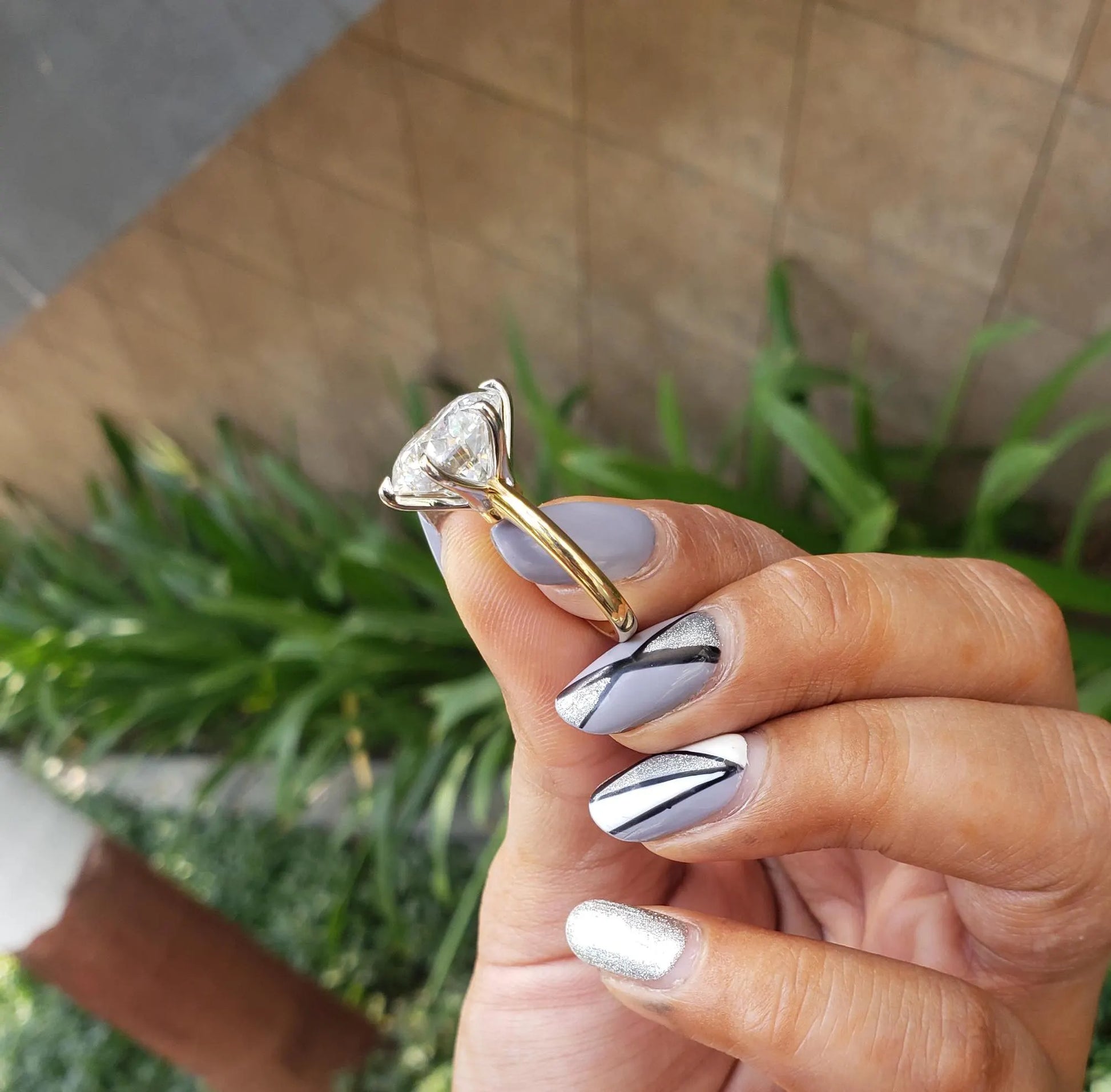 Round 8.00ct Lab Diamond Two-Tone Solitaire Ring | D-E-F Color | VVS-VS Clarity | IGI Certified