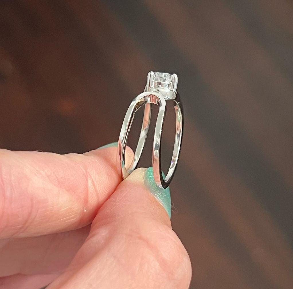 1.00ct Pear Lab Diamond Bypass Engagement Ring | D-E-F VVS | IGI Certified | 10K 14K 18K Gold