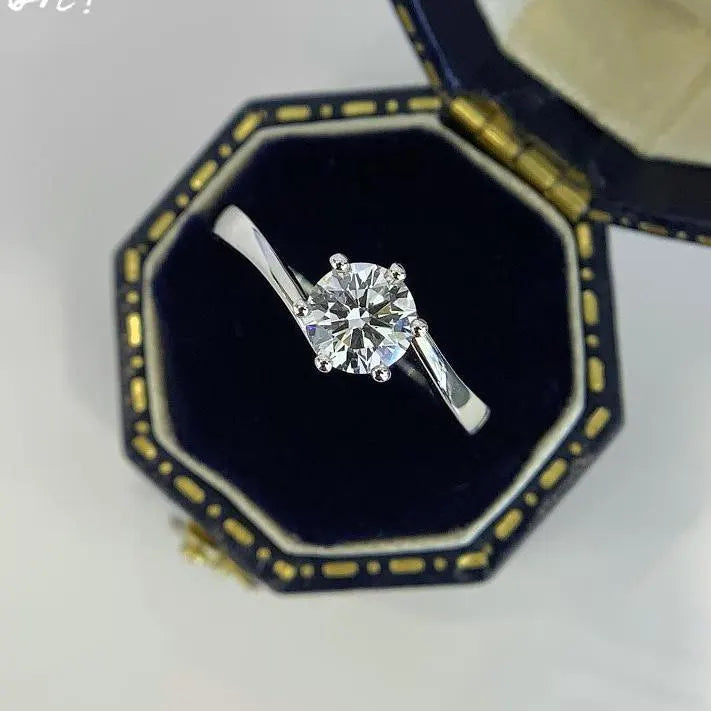 Round 0.70tcw Lab Diamond Bypass Solitaire Ring | IGI Certified | Modern Shank Design