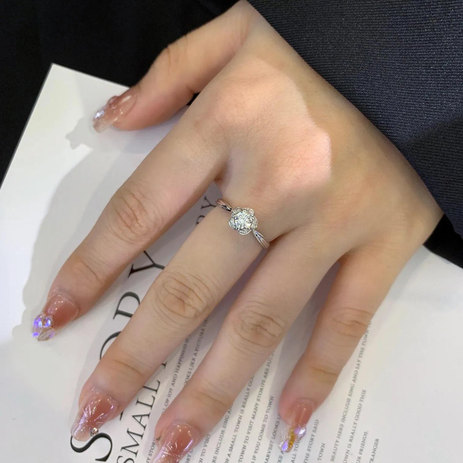 Round 0.90tcw Lab Grown Diamond Halo Cathedral Engagement Ring | IGI Certified