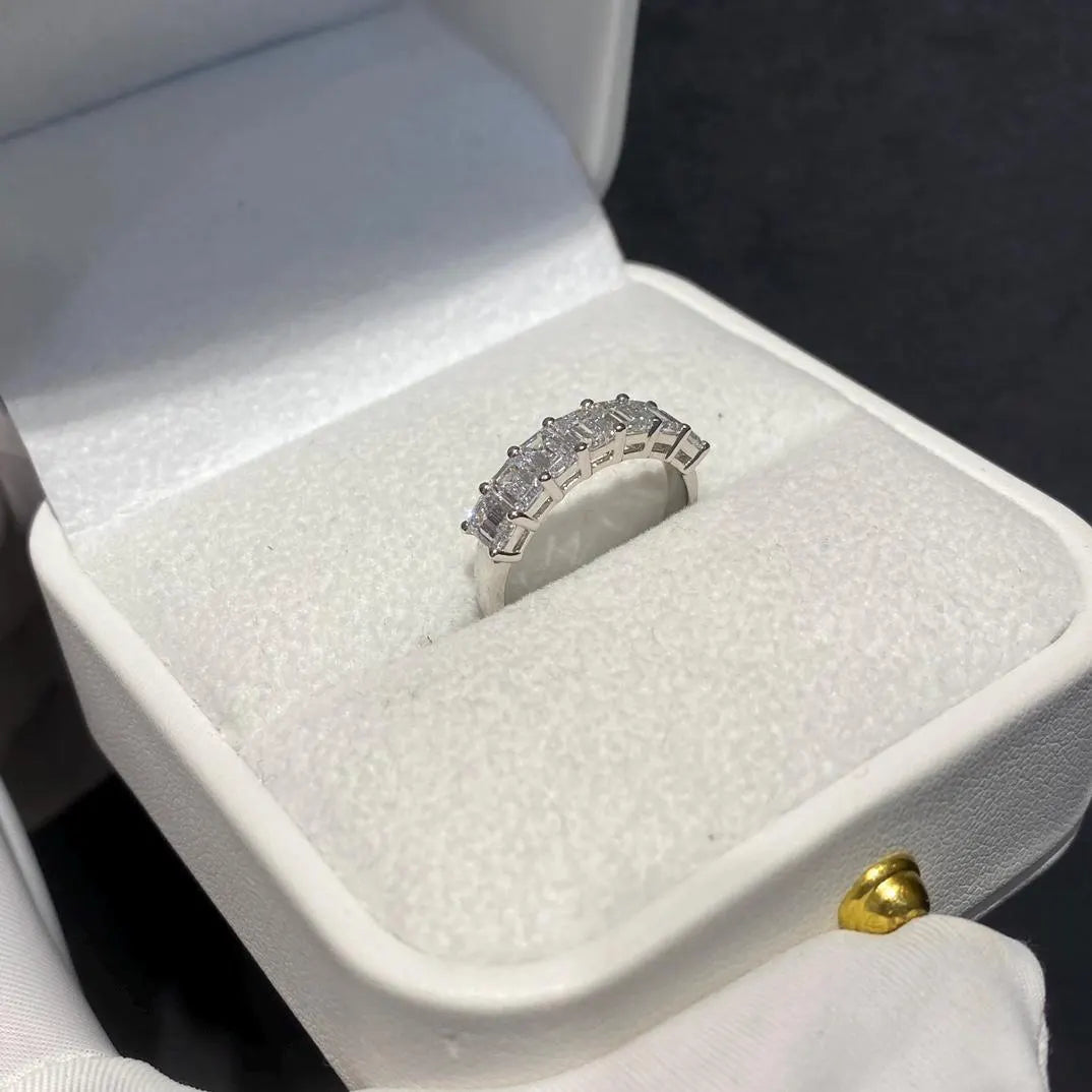 Emerald 1.40tcw Lab Diamond Side Stone Engagement Ring | IGI Certified | D-E-F VVS–VS | Basket Pave