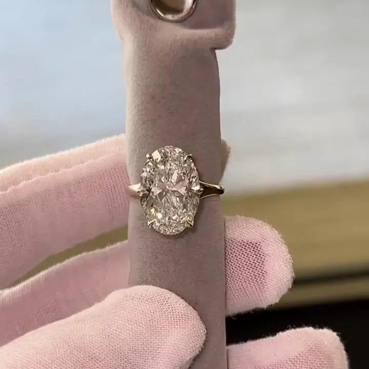 Oval 8.00ct Lab Diamond Solitaire Ring | IGI Certified | EF Color | VS Clarity